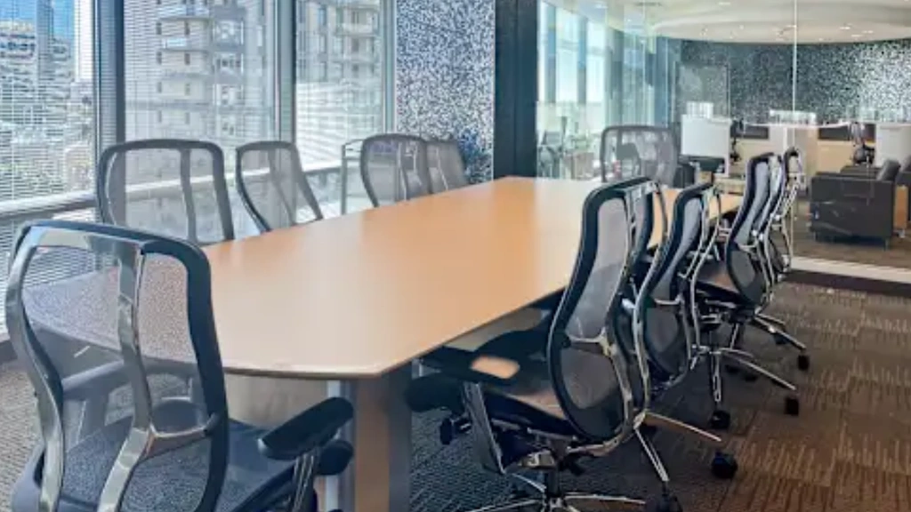 Regus: 24th At Camelback, 2375 E Camelback Rd #600, Phoenix, AZ 85016, United States - Thumbnail 3