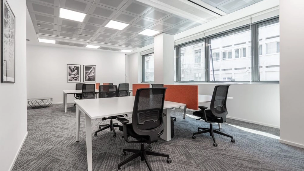Regus: 201 South Biscayne Boulevard, 28th Floor, Miami, FL, 33131, USA - Thumbnail 2