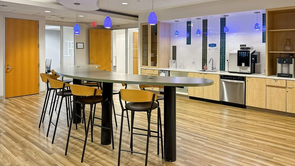 Regus: 201 South Biscayne Boulevard, 28th Floor, Miami, FL, 33131, USA - Thumbnail 3