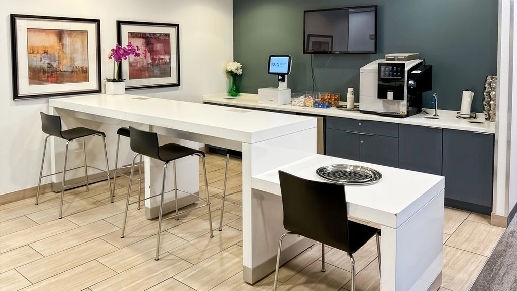 Regus: 7047 East Greenway Parkway, Suite 250, Scottsdale, AZ, 85254, USA - Thumbnail 2