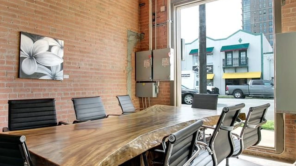 GeniusDen: 3106 Commerce Street, Dallas, TX, USA - Thumbnail 3