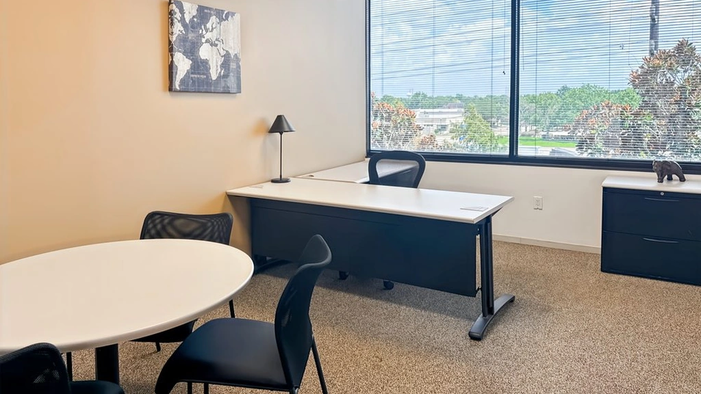 Regus: 14090 Southwest Freeway, Suite 300, Sugar Land, TX, 77478, USA - Thumbnail 2