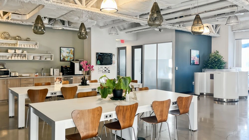 Regus: 1 Marina Park Drive, Suite 1410, Boston, MA, 02210, USA - Thumbnail 4