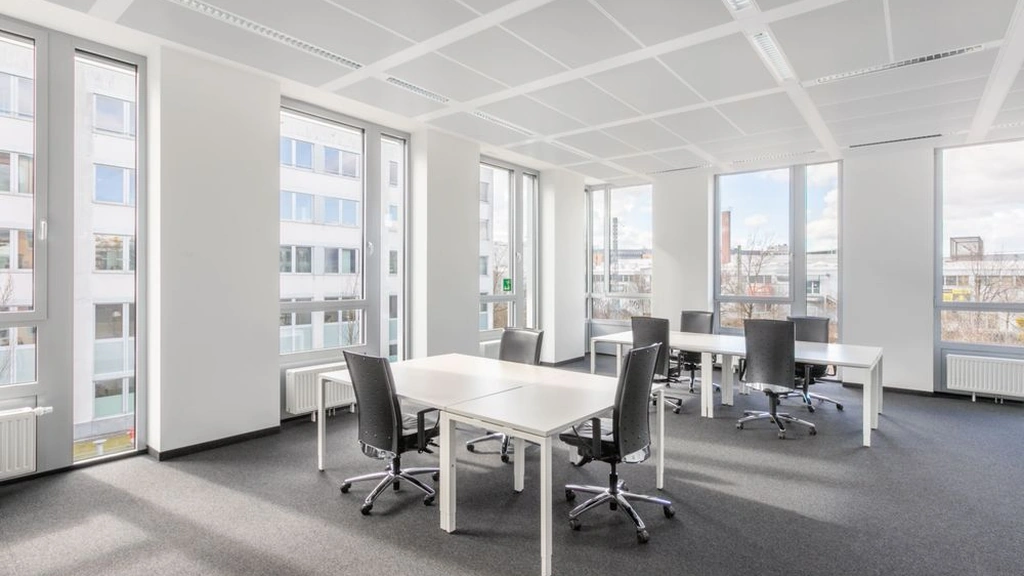 Regus - Reston Town Center II: 11921 Freedom Drive, Suite 550, Reston, VA, 20190, USA - Thumbnail 2