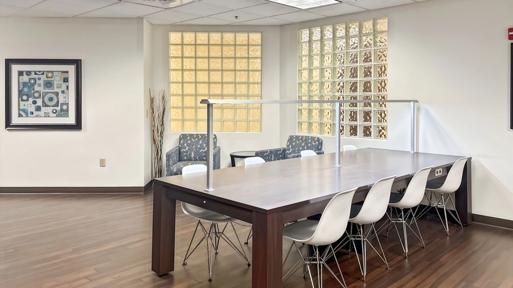 Regus: 4651 Salisbury Road Baymeadows, Suite 400, Jacksonville, FL, 32256, USA - Thumbnail 3