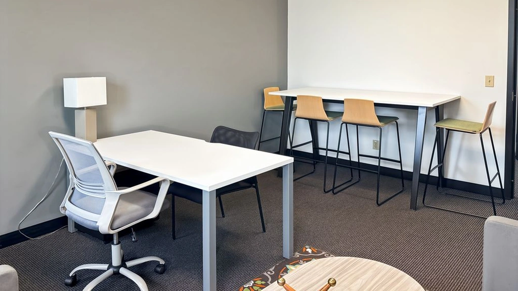 Regus: 1202 Northeast McClain Road, Building 7, Bentonville, AR, 72712, USA - Thumbnail 2