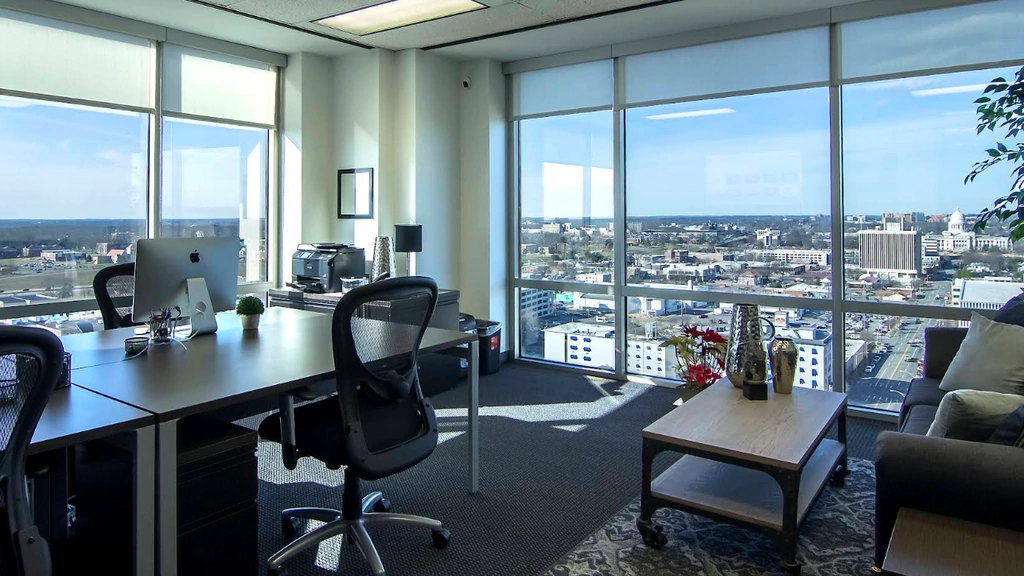 Regus: 400 West Capitol Avenue, Suite 1700, Little Rock, AR, 72201, USA - Thumbnail 2