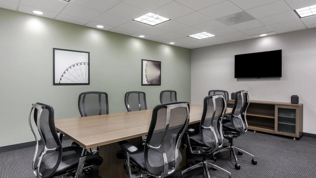 Regus: 400 West Capitol Avenue, Suite 1700, Little Rock, AR, 72201, USA - Thumbnail 4