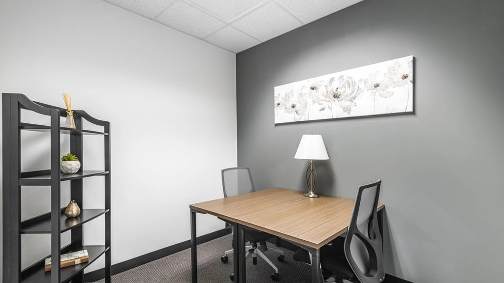 Regus: 101 Arch Street, 8th Floor, Boston, MA, 02110, USA - Thumbnail 2