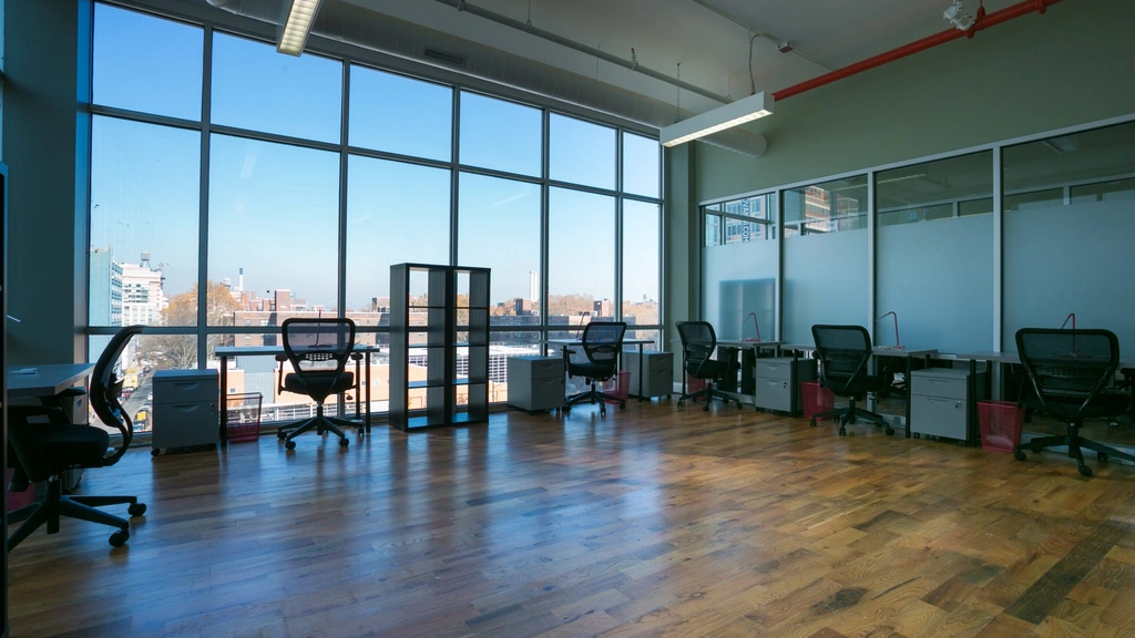 Green Desk: 147 Prince Street, Brooklyn, NY 11201 - Thumbnail 3