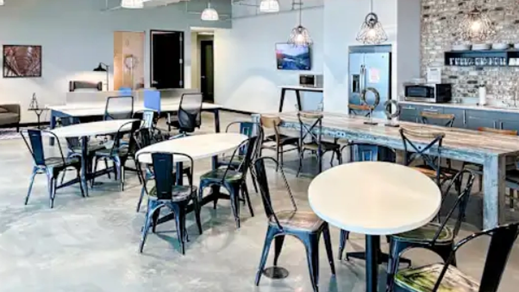 Regus: 4242 Six Forks Rd Suite 1550, Raleigh, NC 27609, United States - Thumbnail 3