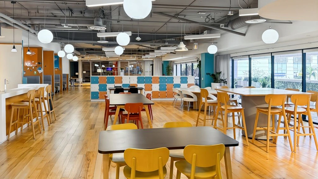 Spaces USA: 145 South Fairfax Avenue Beverly Grove, Suite 200, Los Angeles, CA, 90036, USA - Thumbnail 3