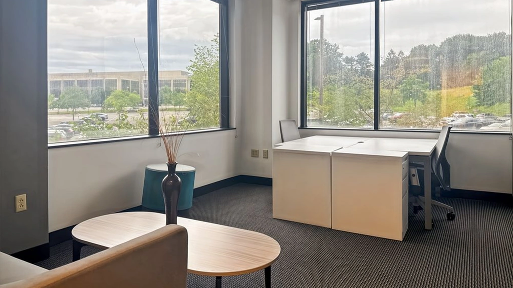 Regus - Park One Center: 6100 Oak Tree Boulevard, Suite 200, Independence, OH, 44131, USA - Thumbnail 2