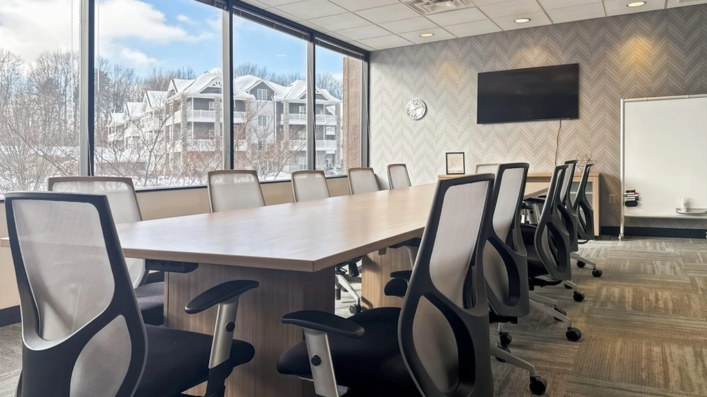 Regus - Park One Center: 6100 Oak Tree Boulevard, Suite 200, Independence, OH, 44131, USA - Thumbnail 4