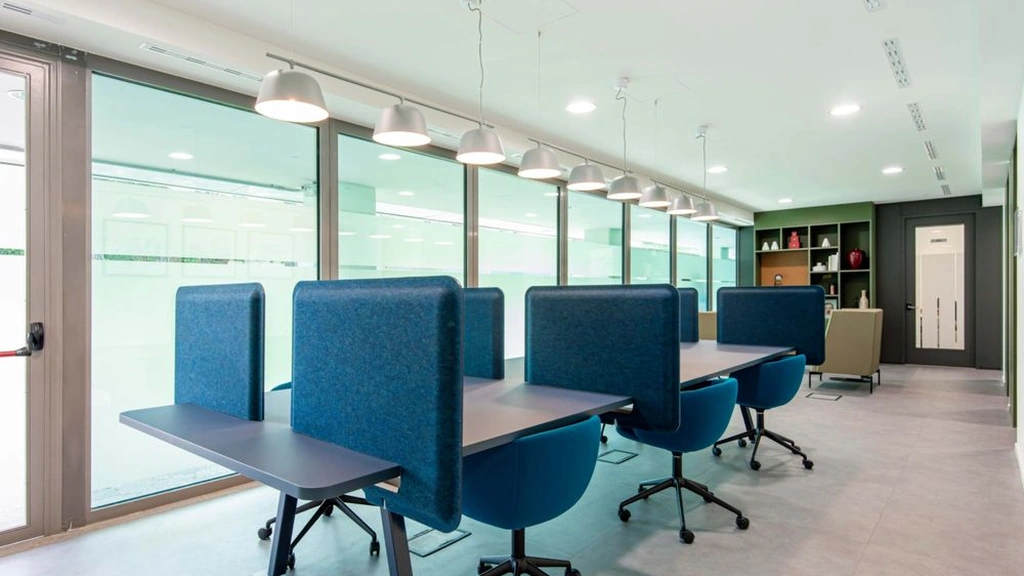 Regus - Chagrin Highlands Center: 2000 Auburn Drive, Suite 200, Beachwood, OH 44122 - Thumbnail 3