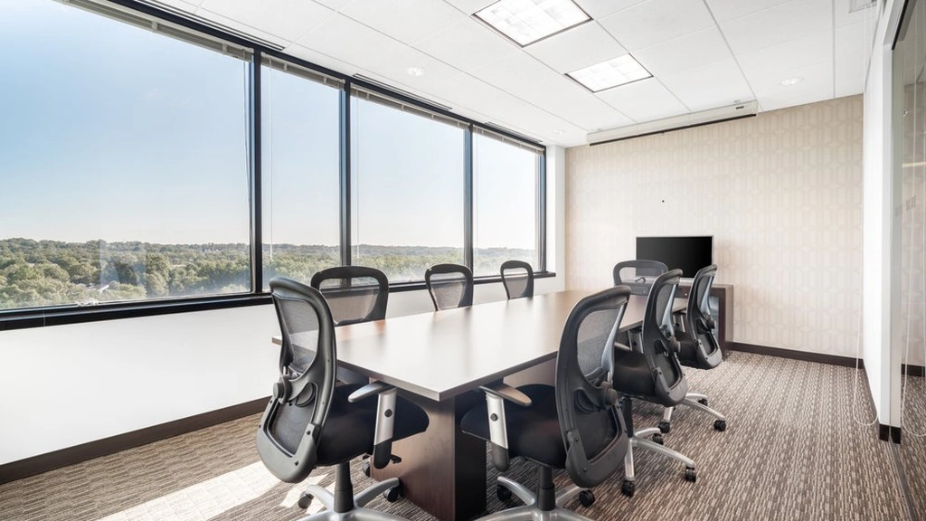 Regus - Kingstowne Ridge: 5680 King Centre Drive, Suite 600, Kingstowne, VA 22315 - Thumbnail 4