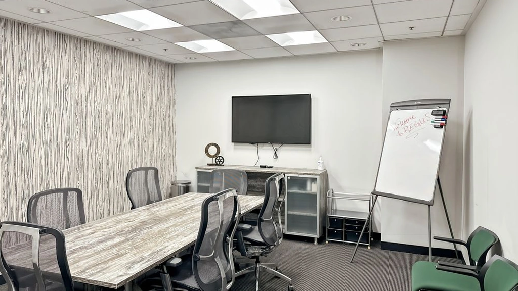 Regus: 15233 Ventura Boulevard, Suite 500, Sherman Oaks, CA, 91403, USA - Thumbnail 4