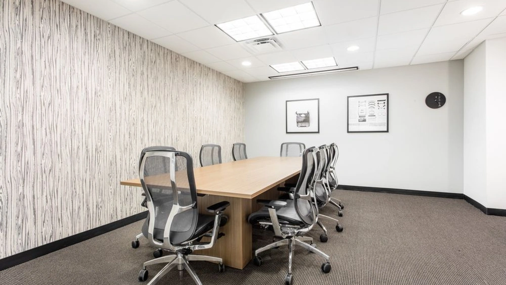 Regus: 2875 Northeast 191 Street, Suite 500, Aventura, FL, 33180, USA - Thumbnail 4