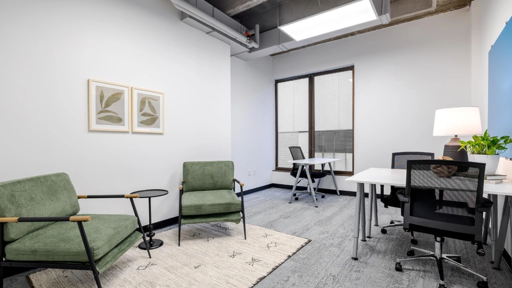 Expansive Uptown : 227 W 4th St, Charlotte, NC 28202, United States - Thumbnail 2