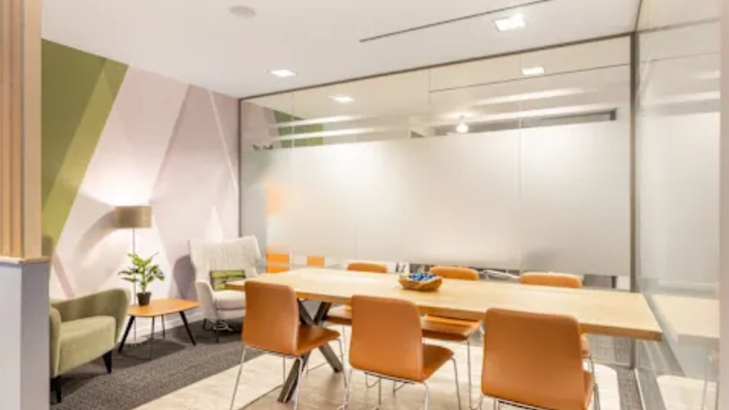 Regus: 5113 South Harper Avenue, Chicago, IL, USA at Regus: 5113 South Harper Avenue, Chicago, IL, USA in Chicago, Illinois — photo 1 of 3