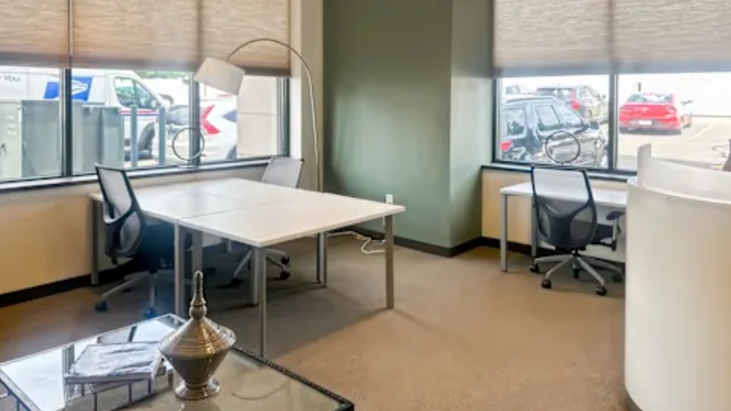 Regus: 15 N Main St #100, West Hartford, CT 06107, United States - Thumbnail 2