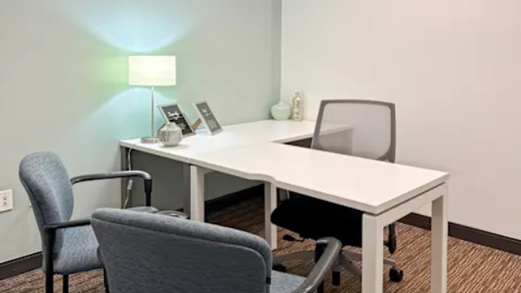 Regus: Town Centre, 11200 Broadway St Suite 2743, Pearland, TX 77584, United States - Thumbnail 3