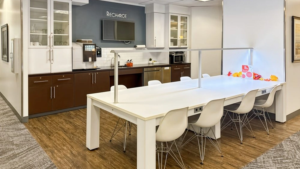 Regus: 950 Echo Lane Hedwig Village, Suite 200, Houston, TX, 77024, USA - Thumbnail 2