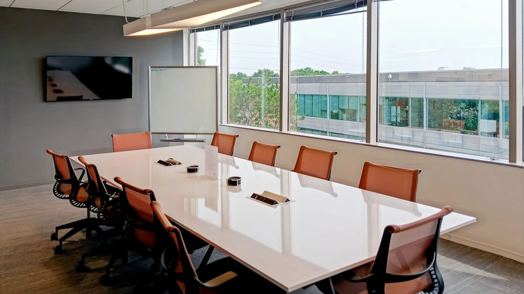 Regus: 40 Burton Hills Boulevard, Suite 200, Nashville, TN, 37215, USA - Thumbnail 2