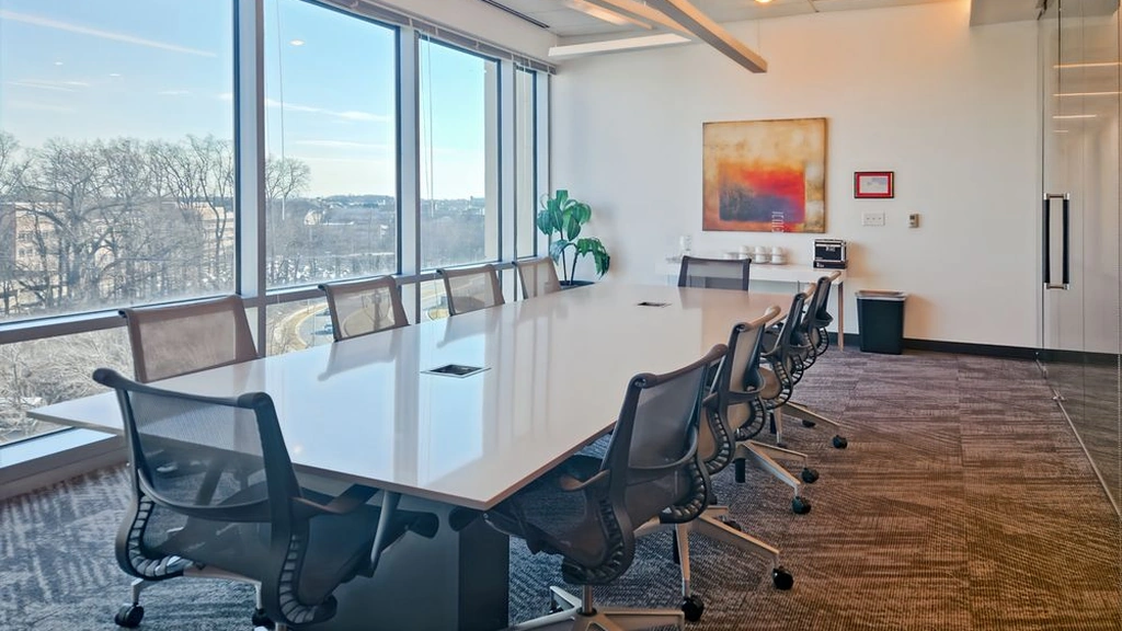 Regus: 9711 Washingtonian Boulevard, Gaithersburg, MD, 20878, USA - Thumbnail 4