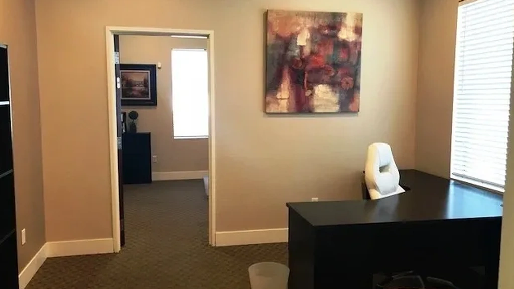 Harmon Business Center: 4525 South Sandhill Road, Las Vegas, Nevada 89121, USA - Thumbnail 2