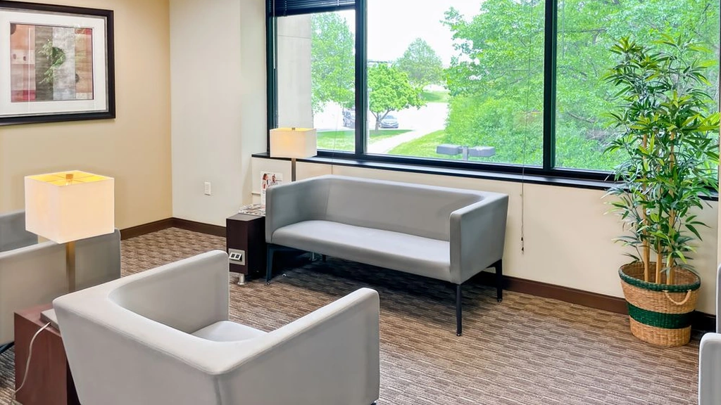 Regus - Grand Oak 1: 860 Blue Gentian Road, Suite 200, Eagan, MN, 55121, USA - Thumbnail 2