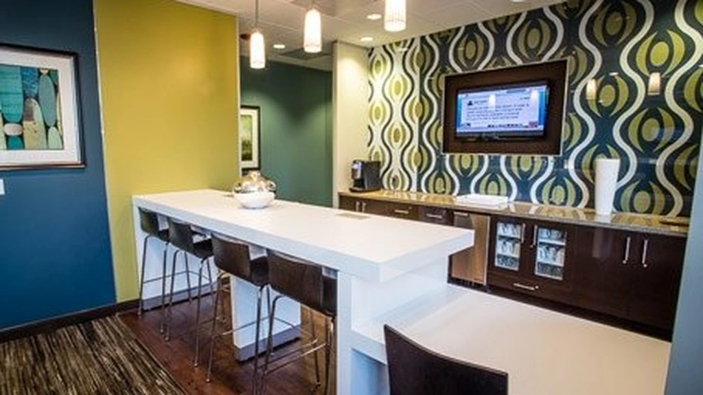 Regus - Rialto I: 7500 Rialto Blvd, Building 1, Suite 250, Austin, TX, 78735, USA - Thumbnail 3