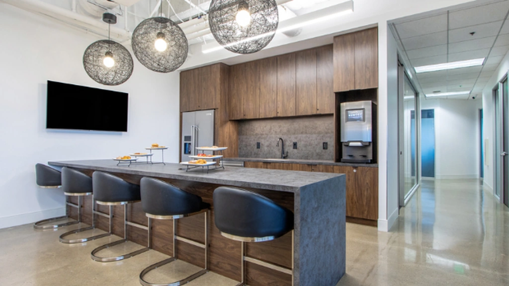 Premier Workspaces - MB2 - Manhattan Beach: 1230 Rosecrans Avenue, Suite 300, Manhattan Beach CA 90266 - Thumbnail 2