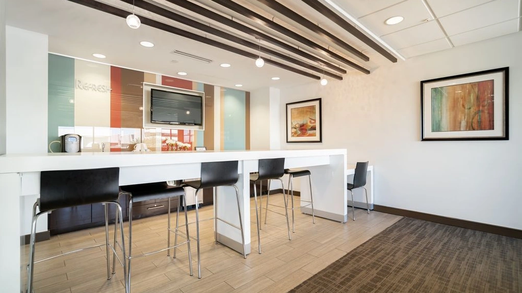 Regus: 6991 East Camelback Rd, Suite D-300, Scottsdale, AZ 85251 - Thumbnail 2