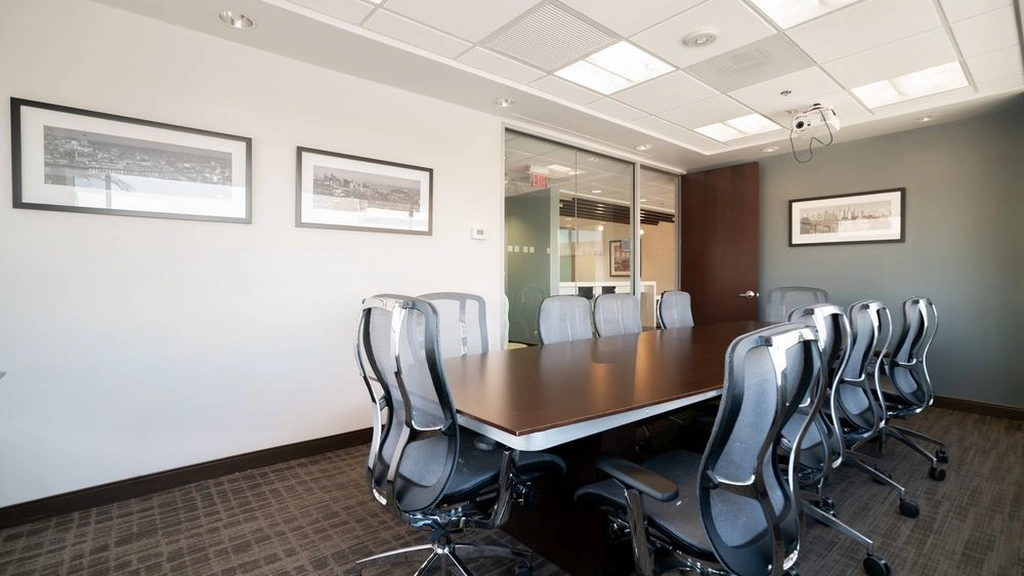 Regus: 6991 East Camelback Rd, Suite D-300, Scottsdale, AZ 85251 - Thumbnail 3