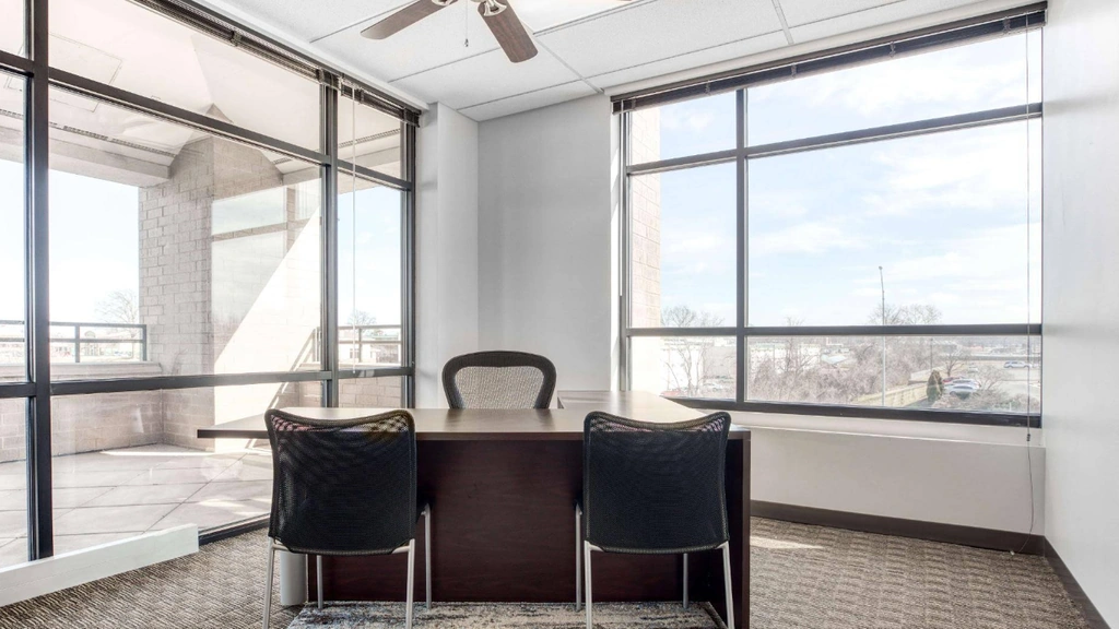 Regus: 303 N Stadium Blvd, 2nd Floor, Columbia, MO 65203 - Thumbnail 4