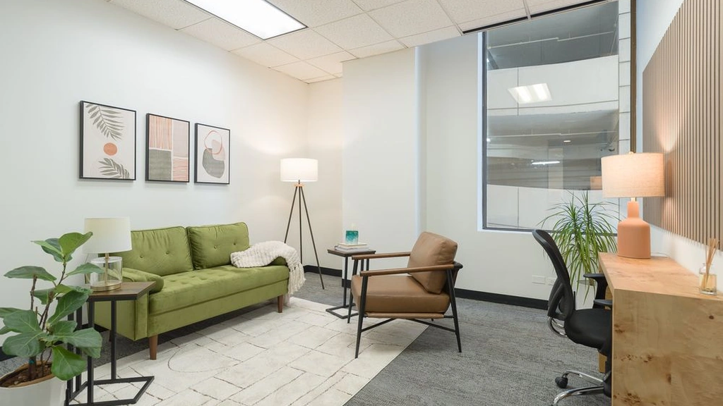 Expansive: 211 W Wacker Dr, Chicago, IL 60606 - Thumbnail 2