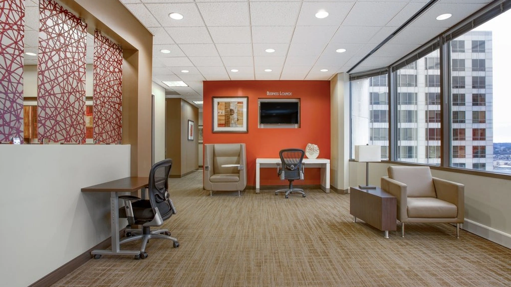 Regus - PNC Center: 201 East Fifth Street Central Business District, Suite 1900, Cincinnati, OH, 45202, USA - Thumbnail 3