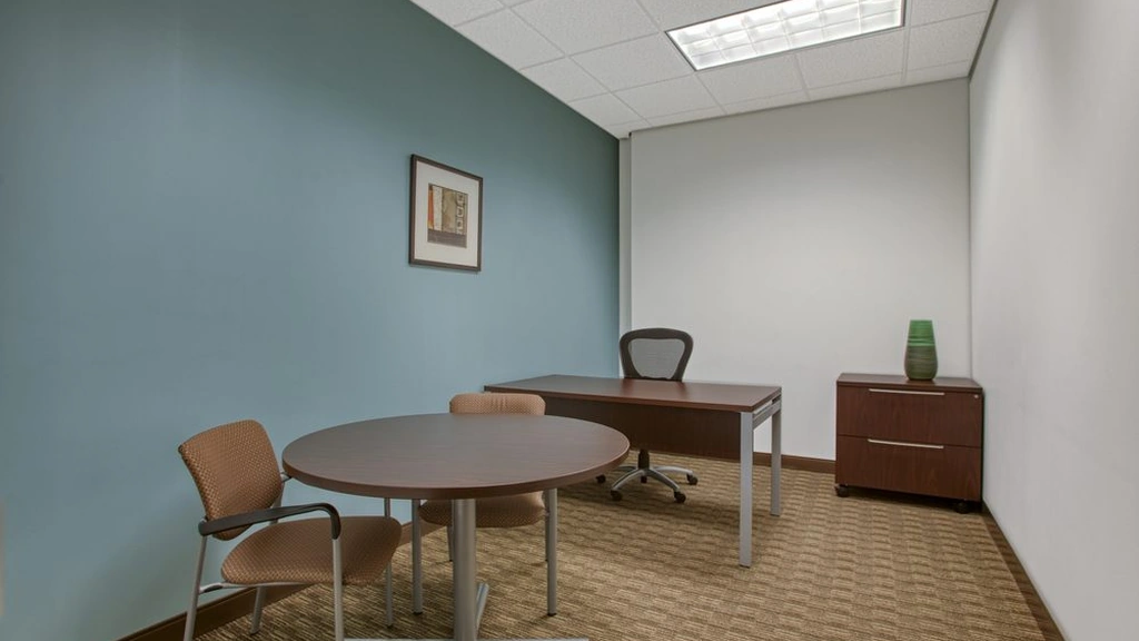 Regus - PNC Center: 201 East Fifth Street Central Business District, Suite 1900, Cincinnati, OH, 45202, USA - Thumbnail 4