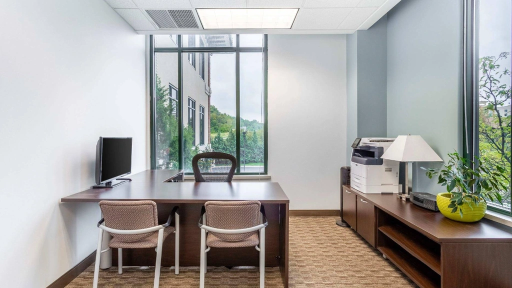 Regus: 1201 NW Briarcliff Pkwy, 2nd Floor, Kansas City, MO 64116 - Thumbnail 2
