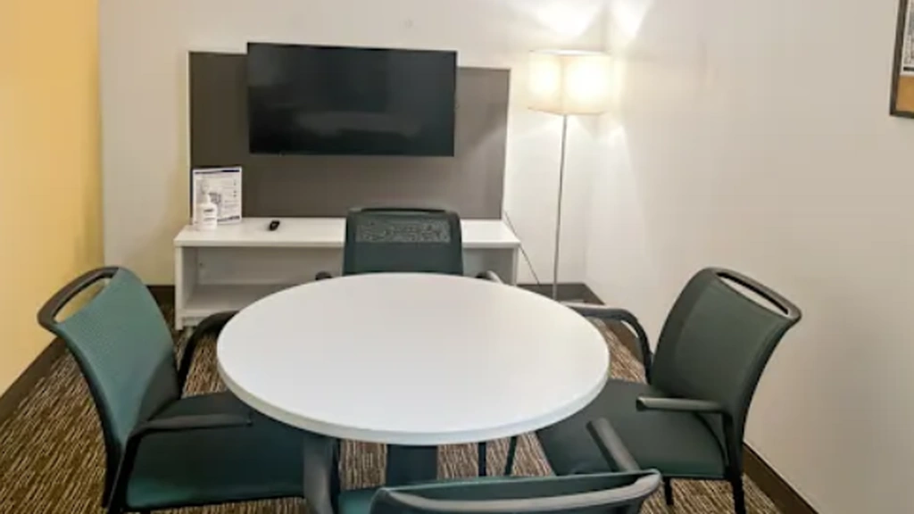 Regus: 421 Fayetteville Street, Plaza Downtown, Suite 1100, Raleigh, NC 27601, United States - Thumbnail 4