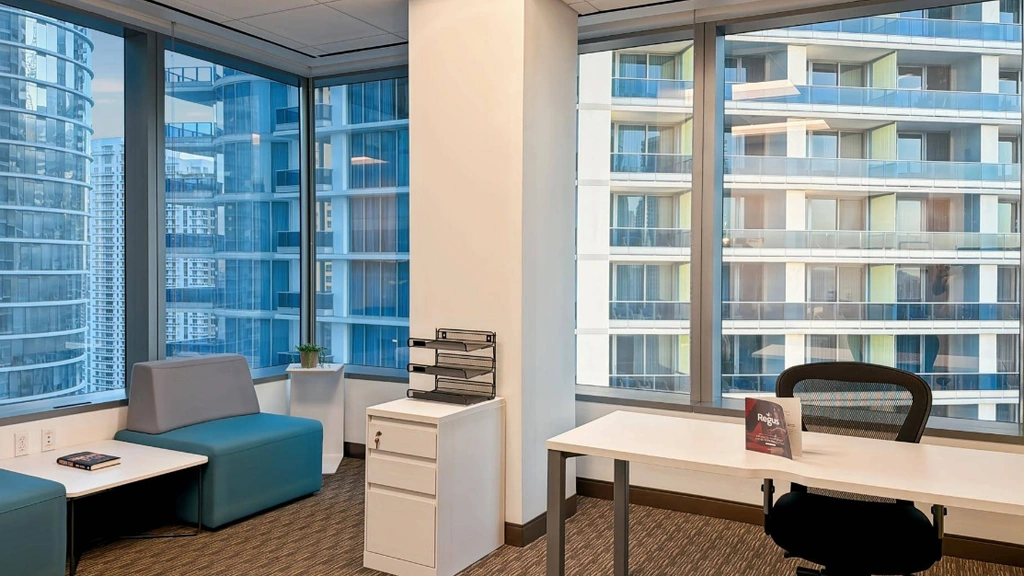 Regus - Wells Fargo Plaza: 333 Southeast 2nd Avenue Downtown Miami, Suite 2000, Miami, FL, 33131, USA - Thumbnail 2