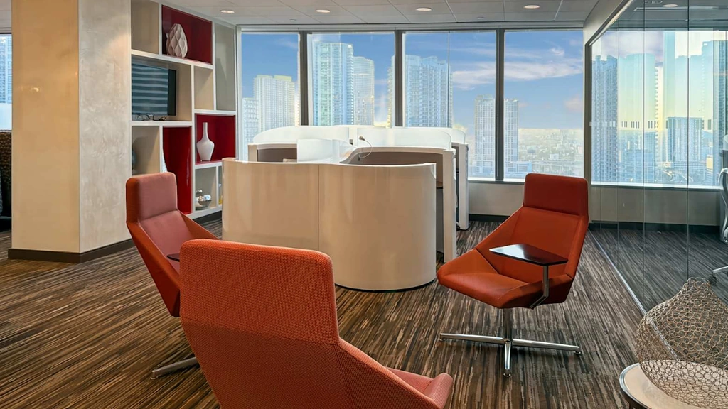 Regus - Wells Fargo Plaza: 333 Southeast 2nd Avenue Downtown Miami, Suite 2000, Miami, FL, 33131, USA - Thumbnail 4