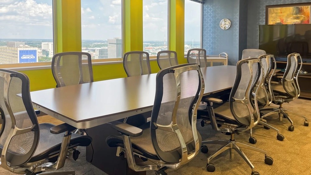 Regus - Republic Center: 325 North Street Paul Street Dallas Downtown Historic District, Suite 3100, Dallas, TX, 75201, USA - Thumbnail 4
