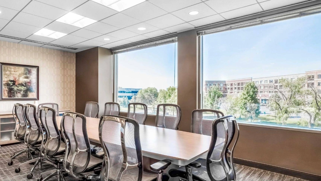 Regus: 1333 Burr Ridge Parkway, Suite 200, Burr Ridge, IL, 60527, USA - Thumbnail 2