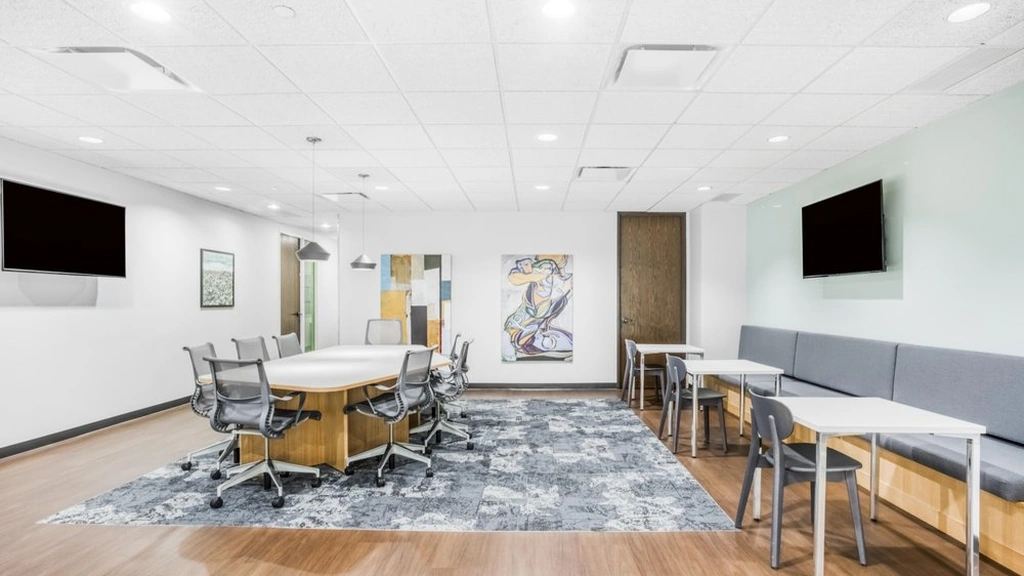 Regus: 5 Revere Drive Suite 200, Northbrook, IL, 60062, USA - Thumbnail 2