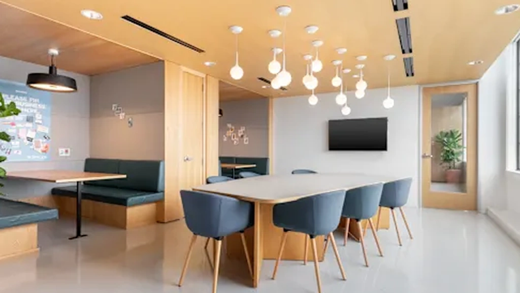 Regus: 100 Hartsfield Centre Parkway College Park, Suite 500, Atlanta, GA, 30354 - Thumbnail 2