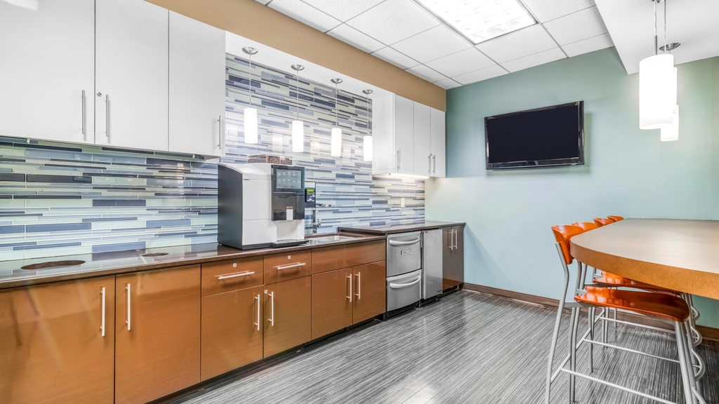 Regus: 8875 Hidden River Parkway, Suite 300, Tampa, FL, 33637, USA - Thumbnail 4