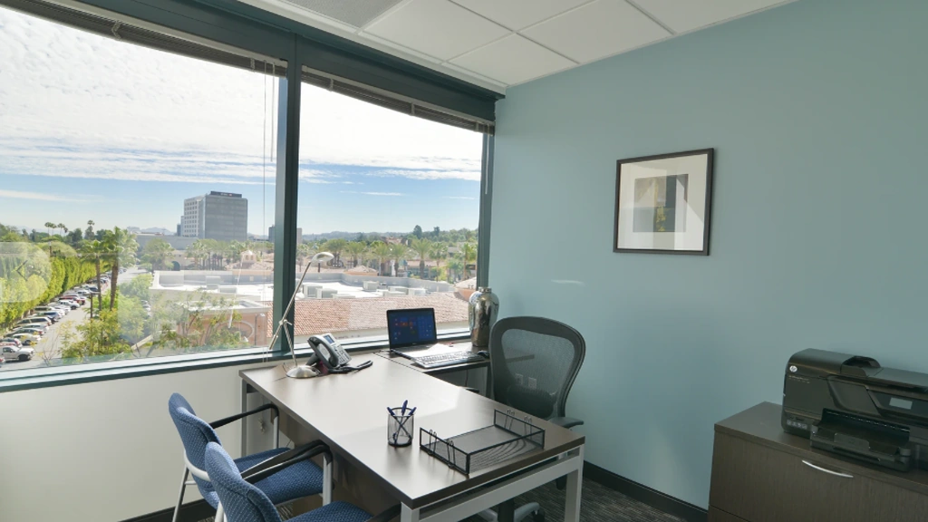 Regus: 111 West Ocean Boulevard, Suite 400, Long beach, CA, 90802, USA - Thumbnail 3