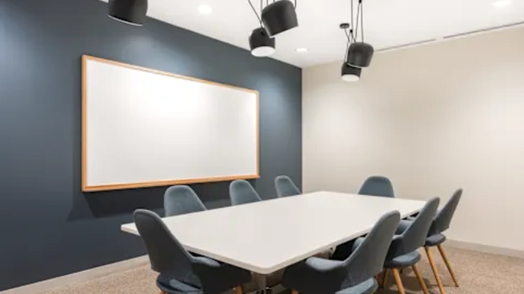 Regus: 100 Saunders Rd Suite 150, Lake Forest, IL 60045, United States - Thumbnail 4